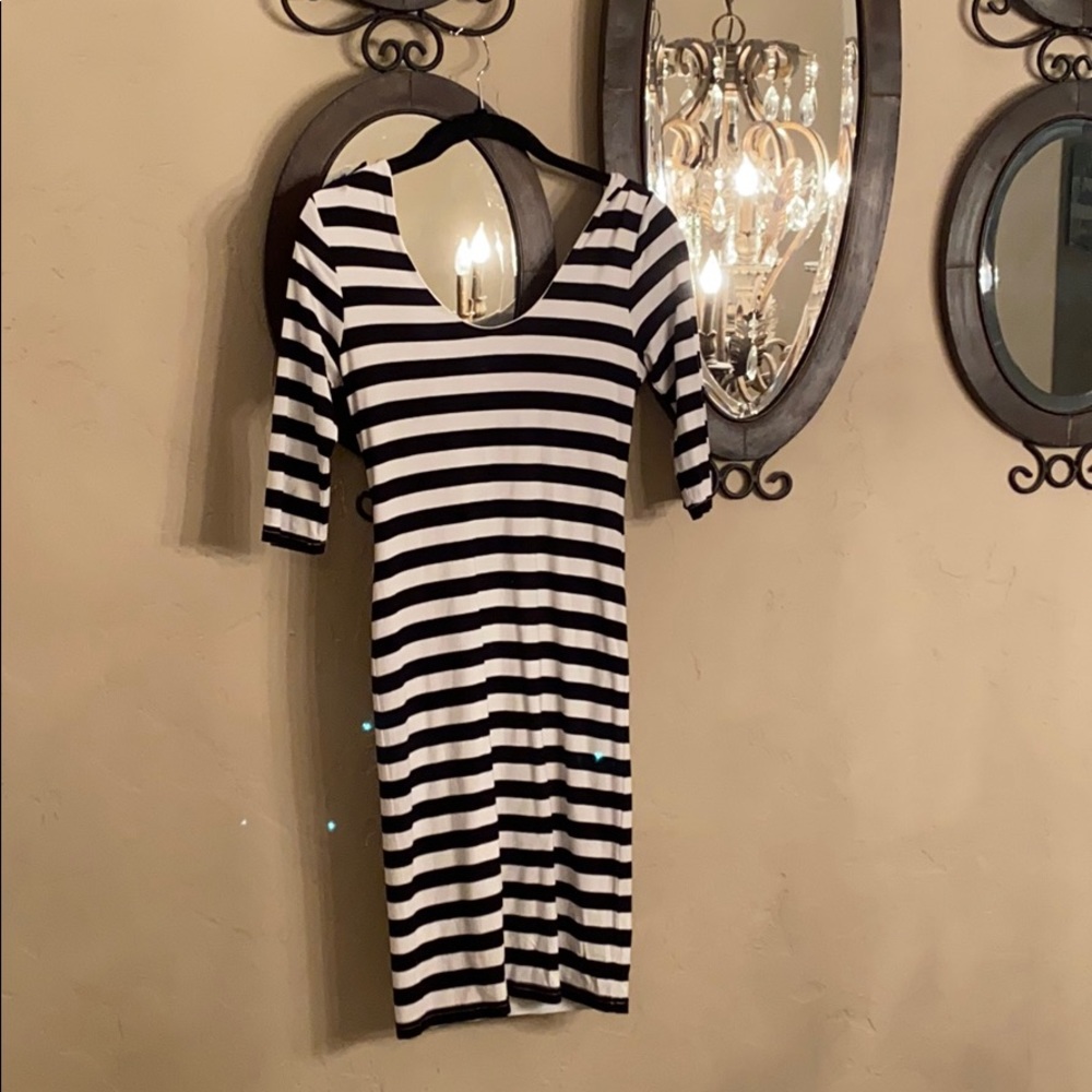 Olivaceous, form fitting dress